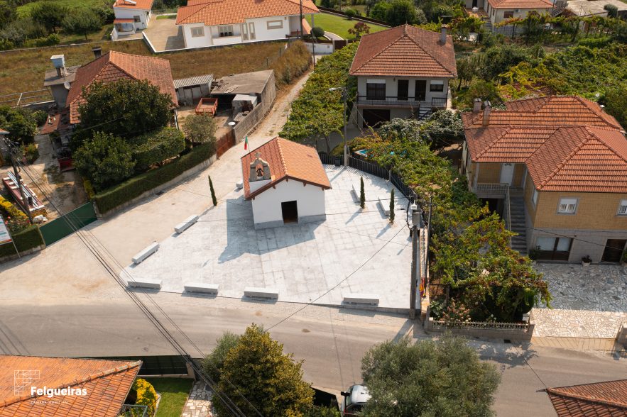 Largo de S. Roque renovado