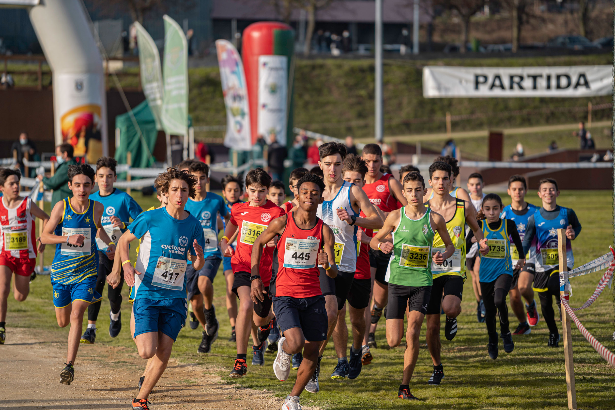 Centenas de atletas marcaram presença nas provas de Corta Mato Curto
