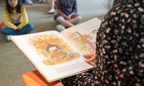 A menina furacão e o menino esponja